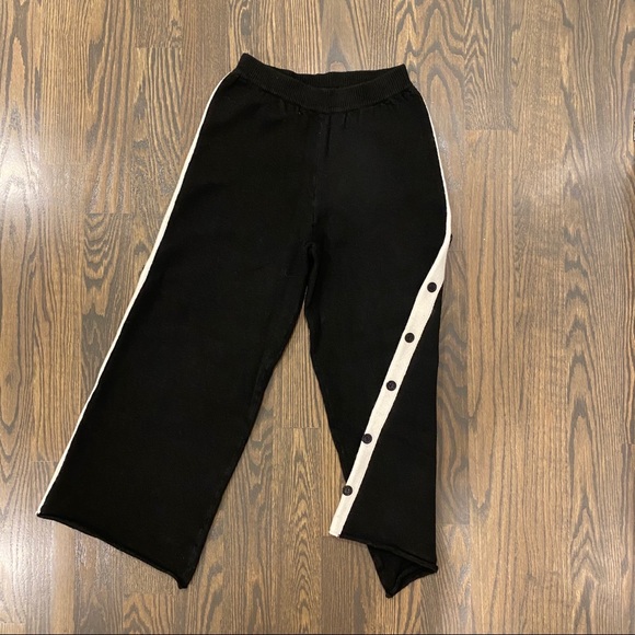 Knit Set with Button Detail - Picture 4 of 4